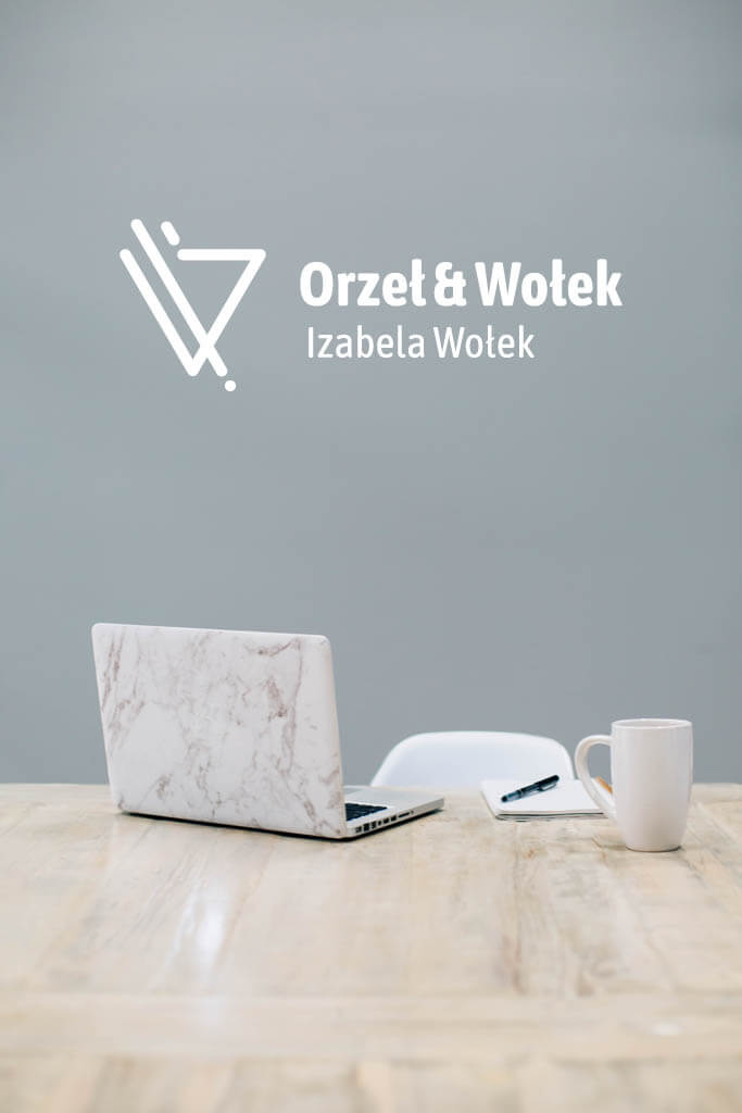 Izabela Wolek wizualizacja logo laptop i kawa